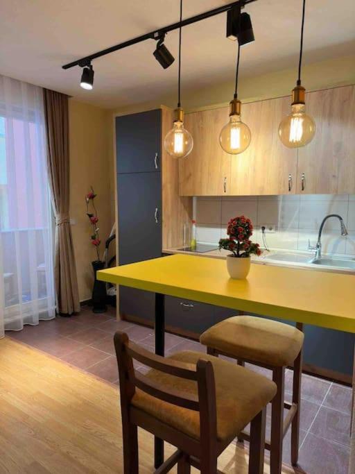 Ora-Prn,Peaceful Central Apartment Pristina Eksteriør bilde