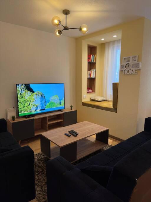 Ora-Prn,Peaceful Central Apartment Pristina Eksteriør bilde